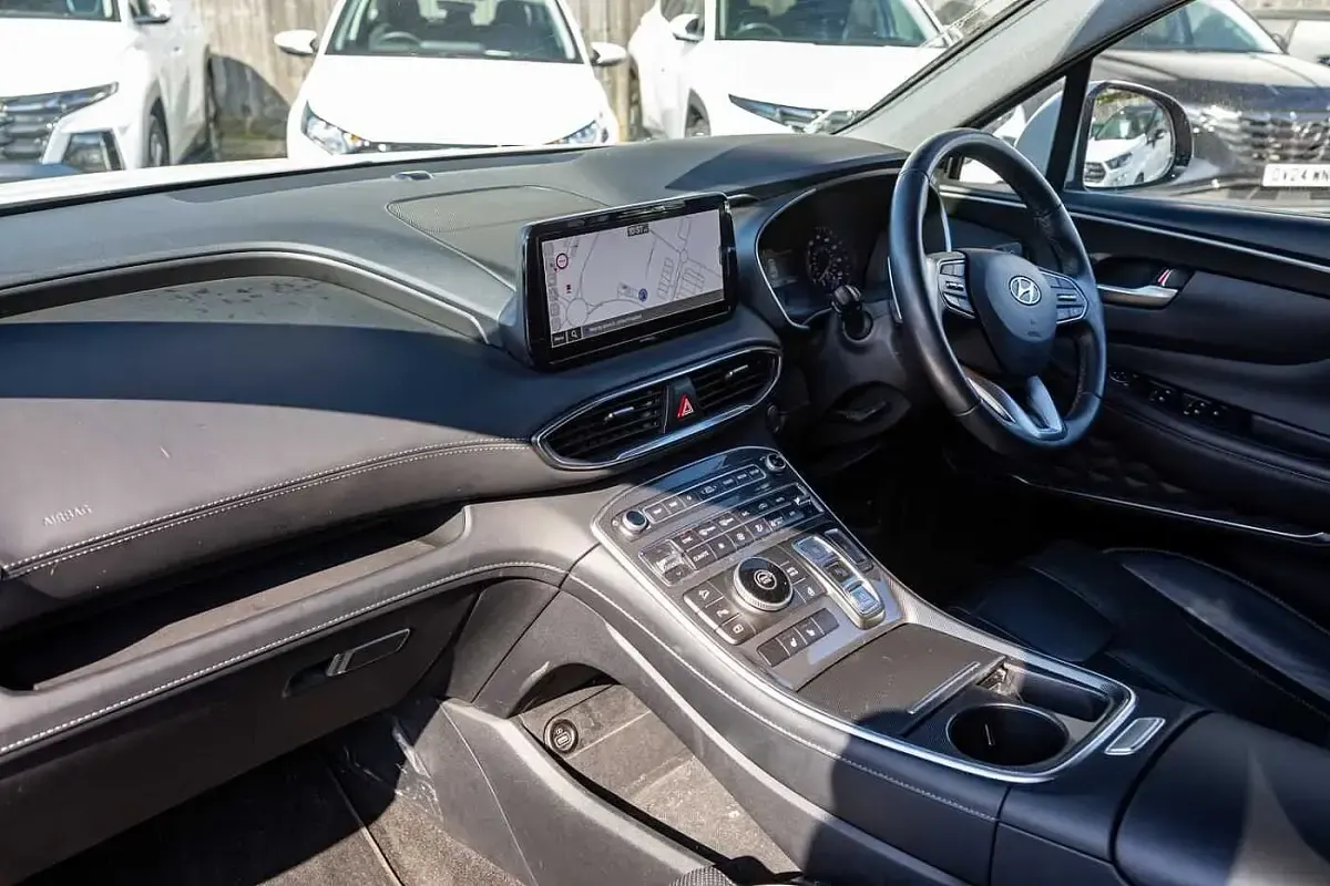 Used Hyundai Santa Fe Premium 230 HP (169 kW) 2023 White SUV