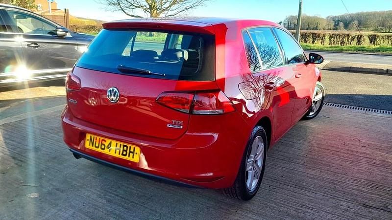 Used VW Golf VII Match 105 HP (77 kW) 2014 Red Hatchback