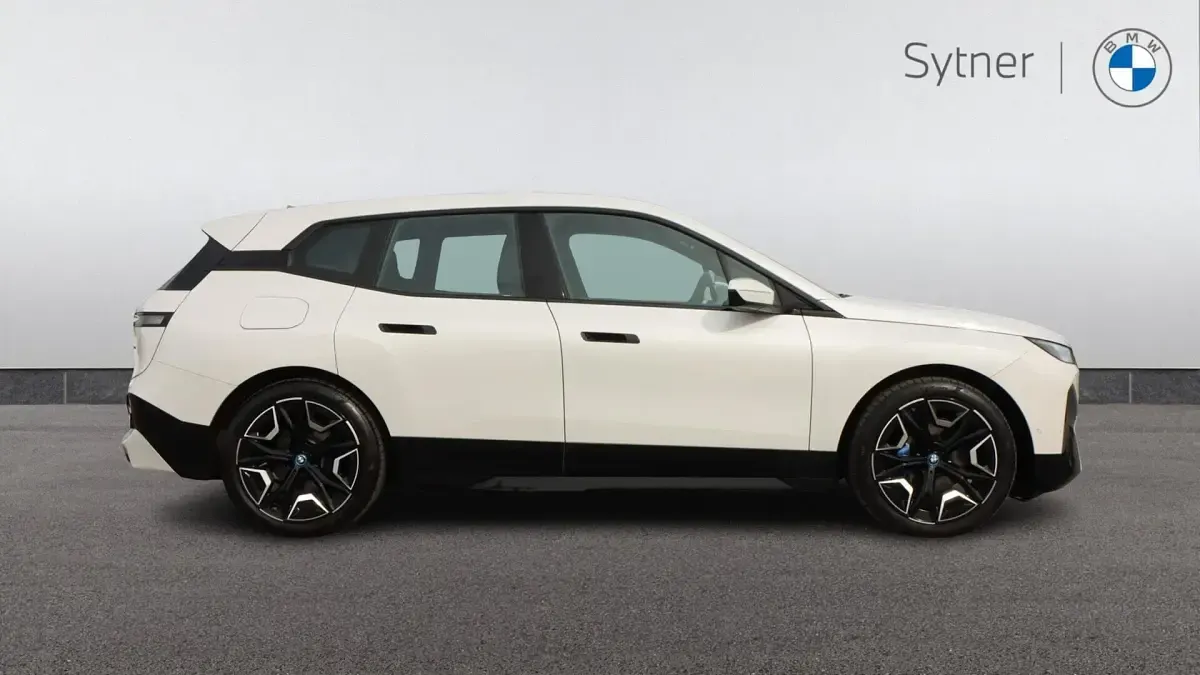 Usado BMW iX M Sport 236 kW (322 HP) 2022 Branco SUV