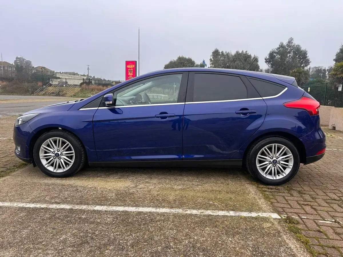 Used Ford Focus Zetec 2018 Blue Hatchback