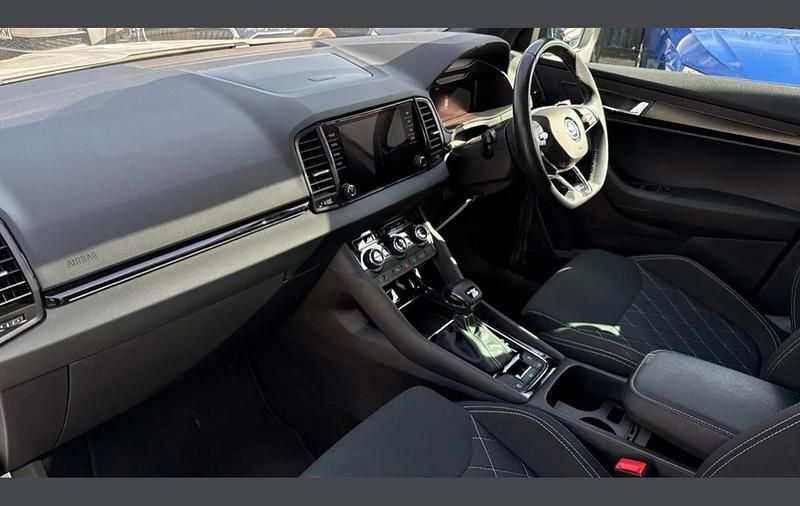 Used Skoda Karoq SportLine 190 HP (139 kW) 2023 White SUV