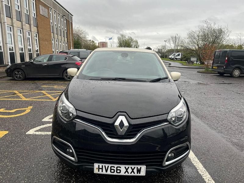 Usado Renault Captur Dynamique 90 HP (66 kW) 2016 Preto SUV