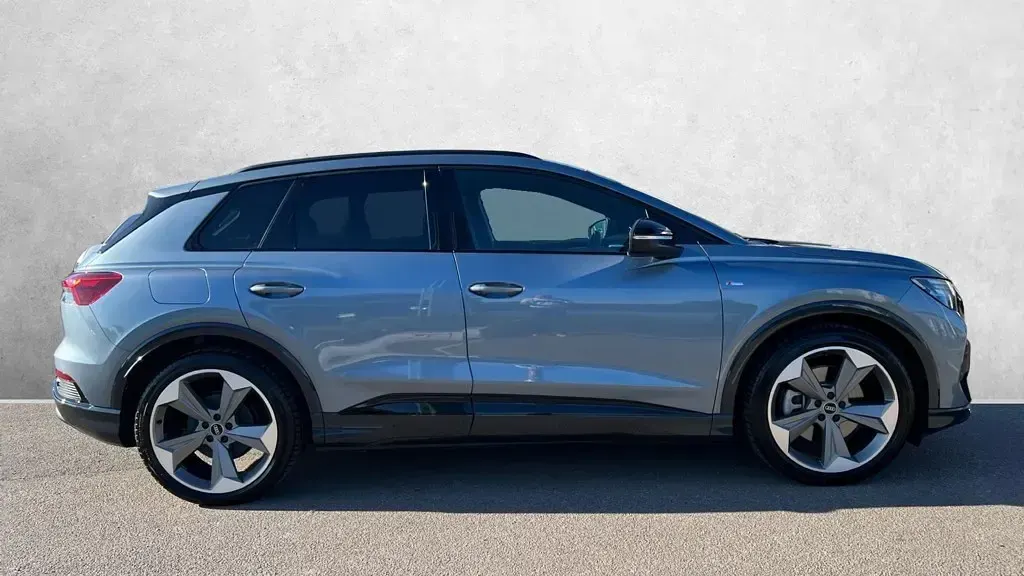 Used Audi Q4 e-tron Black Edition 210 kW (286 HP) 2025 Blue SUV