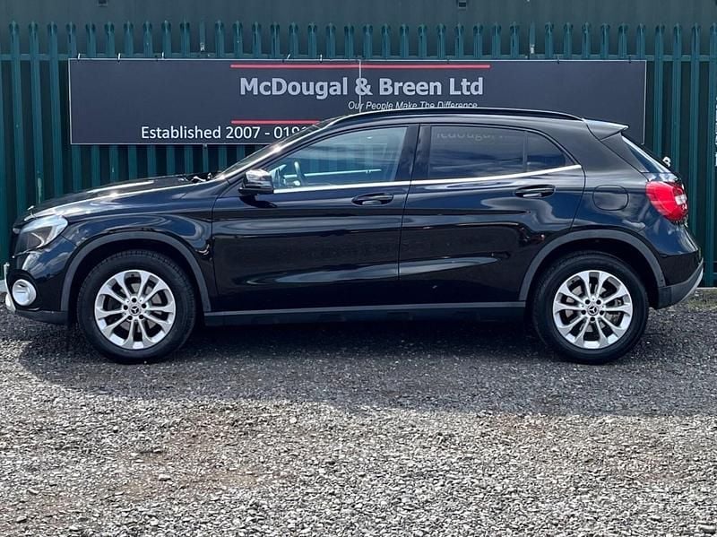 Used Mercedes GLA200 SE 136 HP (100 kW) 2018 Black SUV
