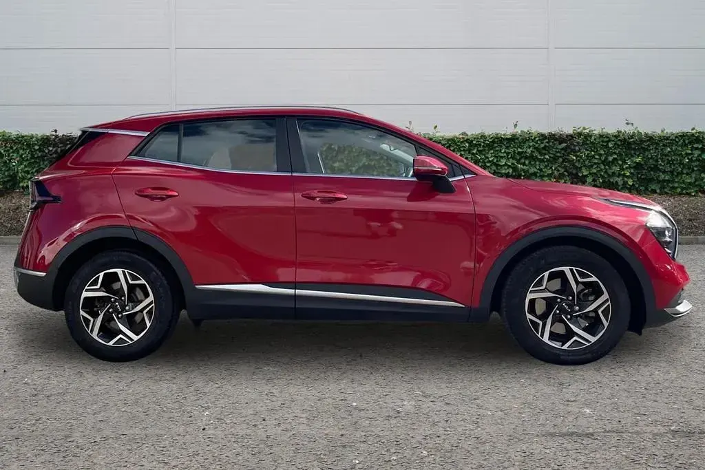 Used Kia Sportage 2024 Red SUV