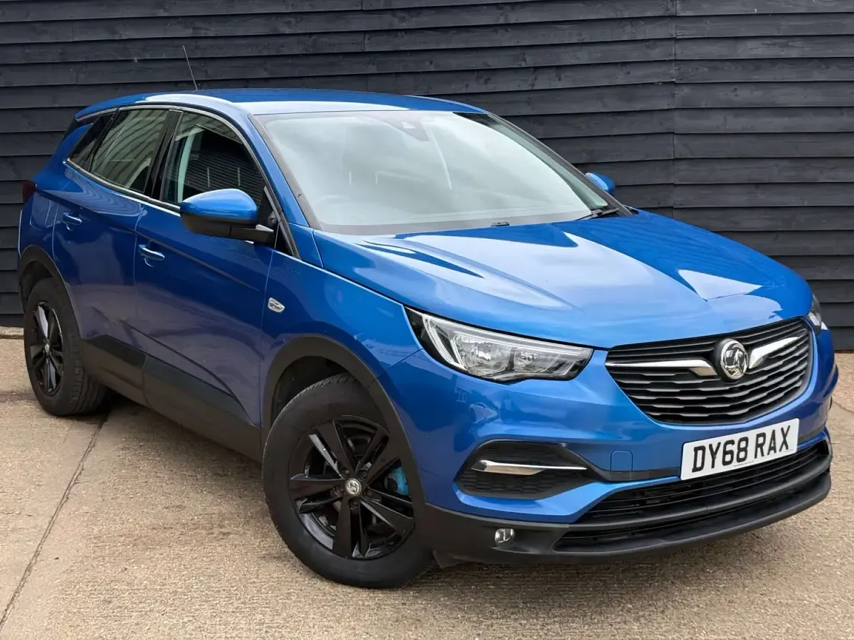 Used Vauxhall Grandland X S 130 HP (95 kW) 2018 Blue SUV