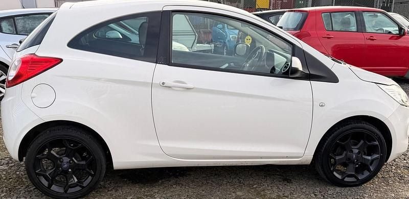 Used Ford Ka Zetec 69 HP (50 kW) 2016 White Hatchback
