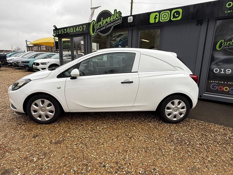 Used Vauxhall Corsa 95 HP (69 kW) 2018 White Van