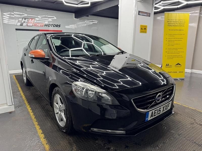 Black Used 2015 Volvo V40 Hatchback | £3,990 (Good price) - Image 1/4