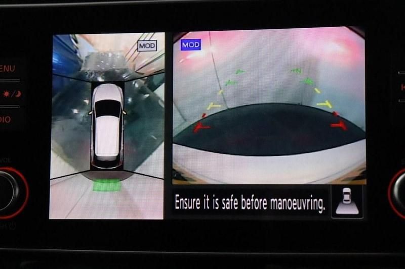 Used Nissan Leaf Tekna 160 kW (218 HP) 2021 White Hatchback