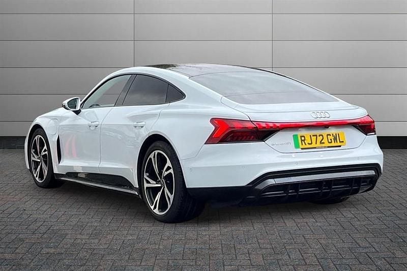 Used Audi e-tron GT quattro Comfort 389 kW (530 HP) 2022 Suzuka grey Sedan