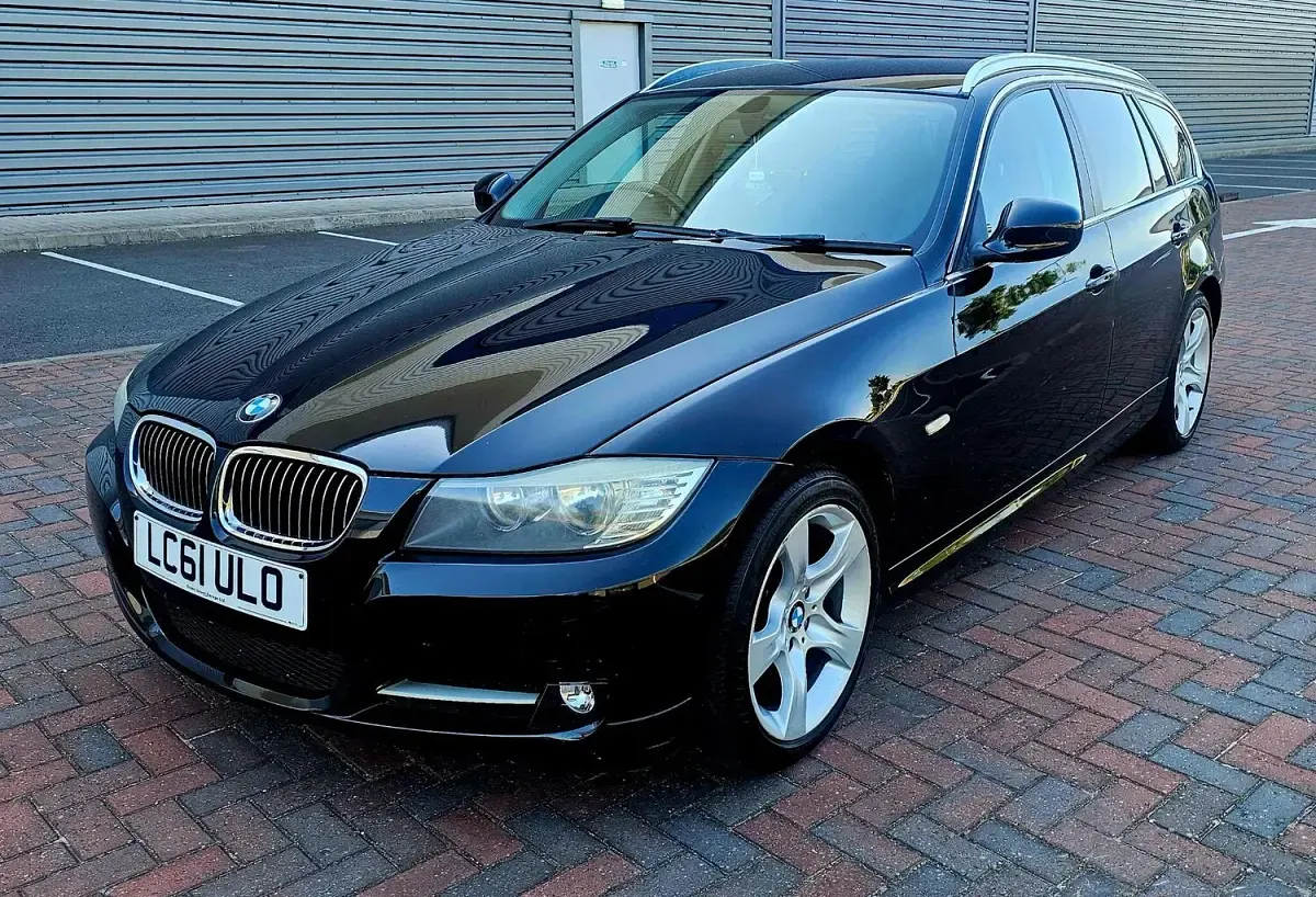 Used BMW 318 Exclusive 2012 Black Estate