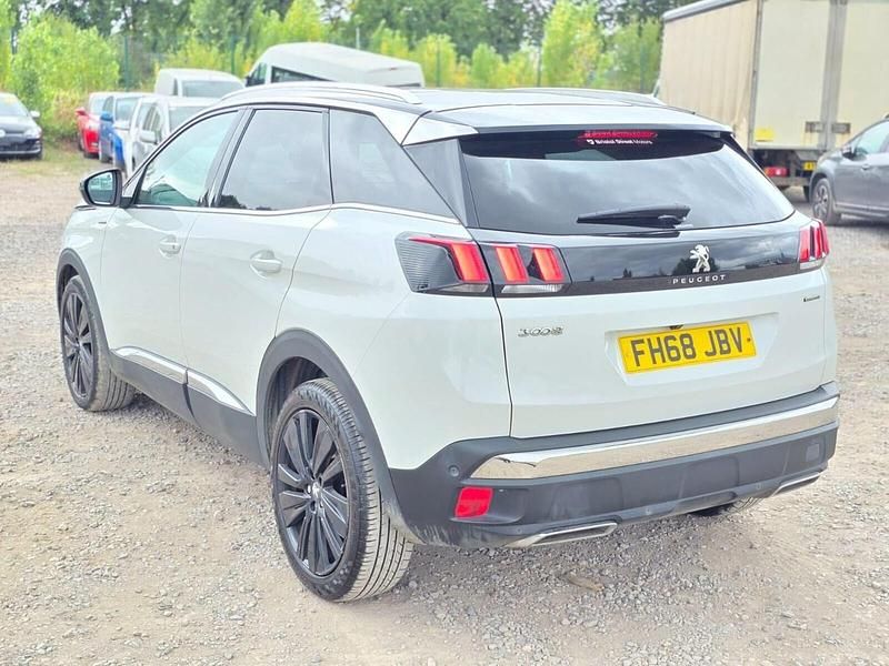 Used Peugeot 3008 Premium 130 HP (95 kW) 2019 White SUV