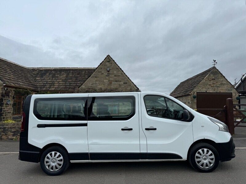 Used Renault Trafic Business 2017 White MPV