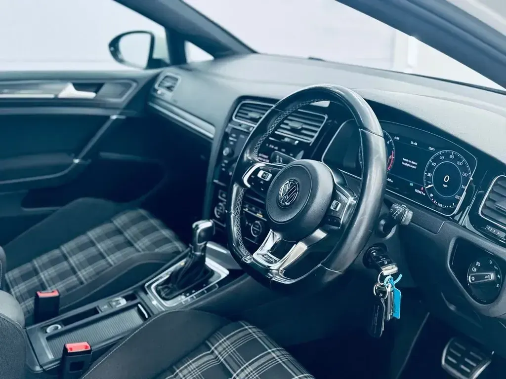 Used VW Golf VII GTD 184 HP (135 kW) 2018 White Estate