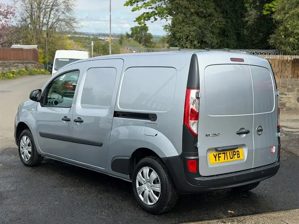 Used Nissan NV250 Acenta 95 HP (69 kW) 2021 Grey Van