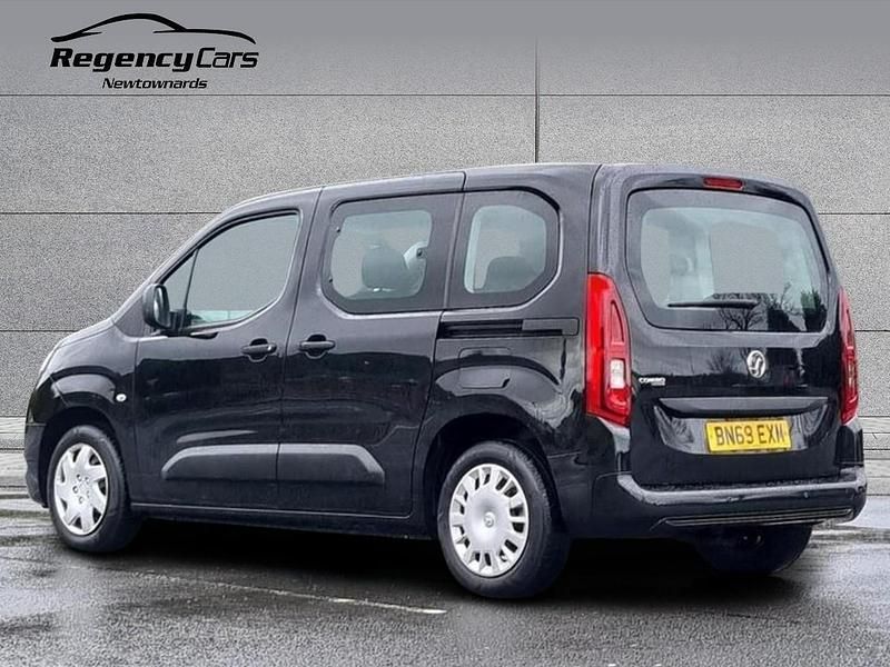 Used Vauxhall Combo Design Edition 99 HP (72 kW) 2019 Black MPV