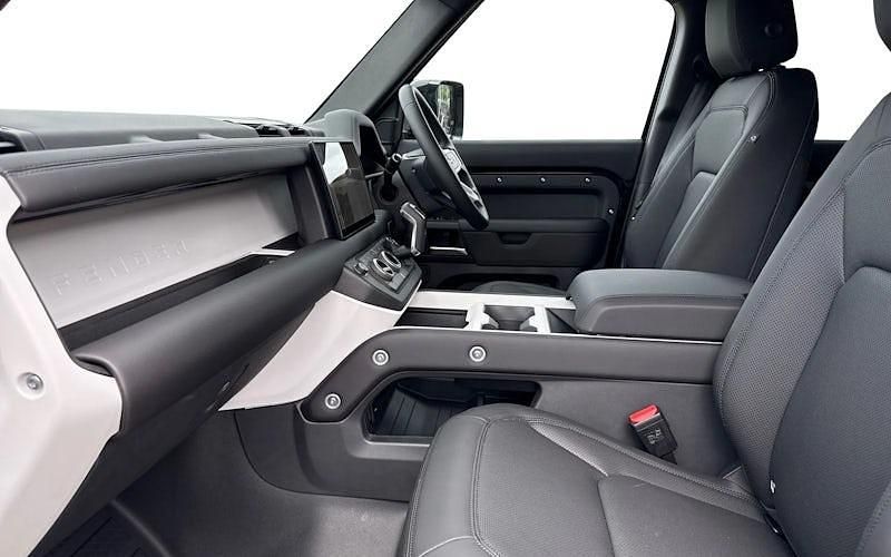 Used Land Rover Defender HSE 300 HP (220 kW) 2024 SUV