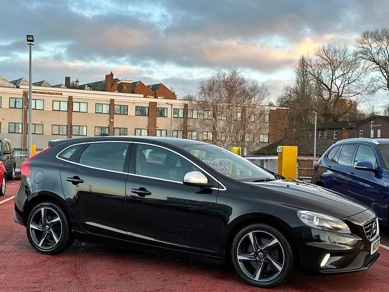 Black Used 2015 Volvo V40 R-Design Hatchback | £4,350 (Good price) - Image 1/4