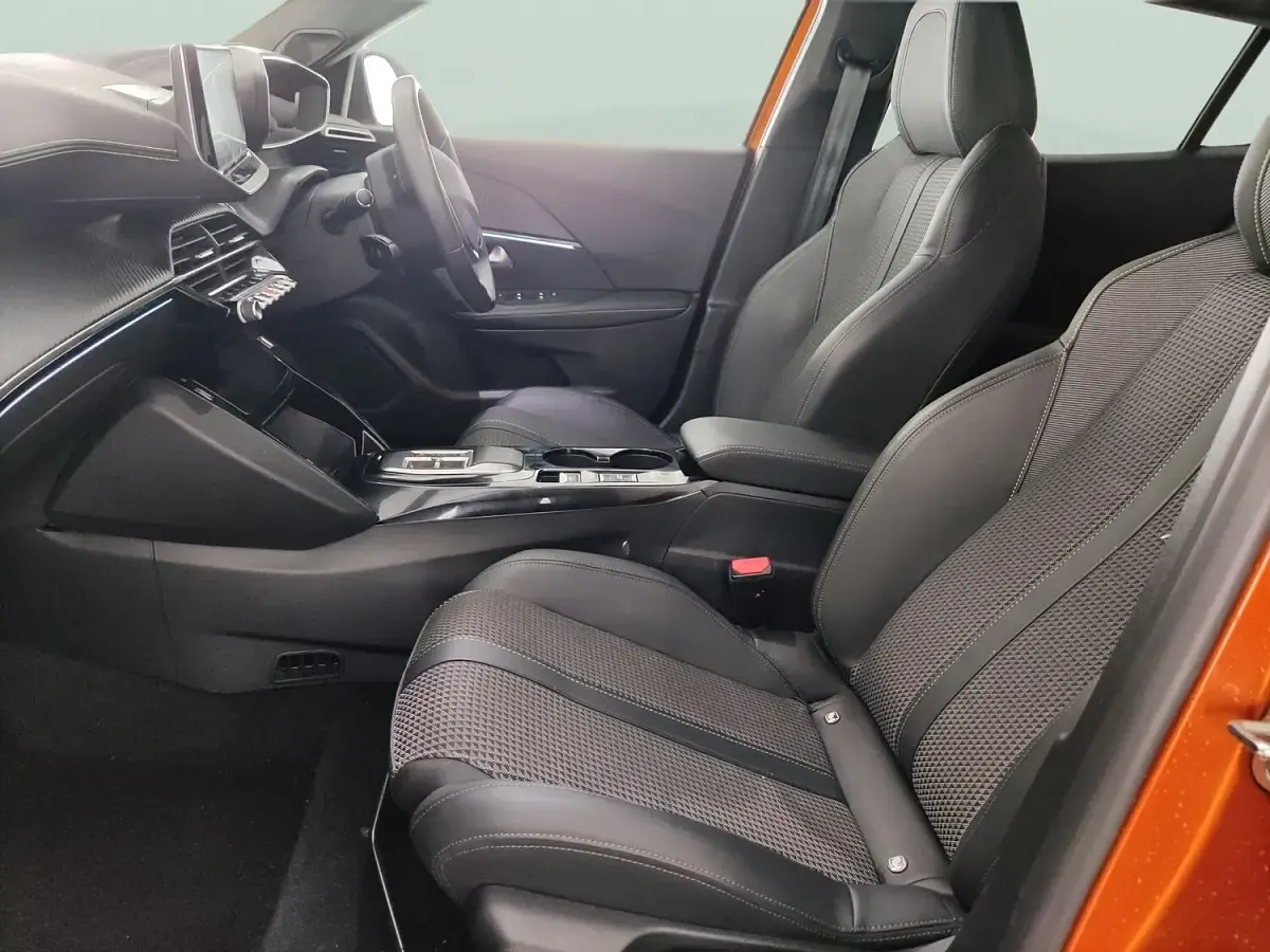 Used Peugeot e-2008 GT 100 kW (136 HP) 2023 Orange SUV