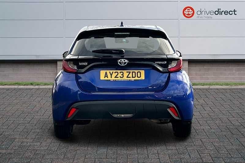 Used Toyota Yaris Hybrid 116 HP (85 kW) 2023 Blue Hatchback