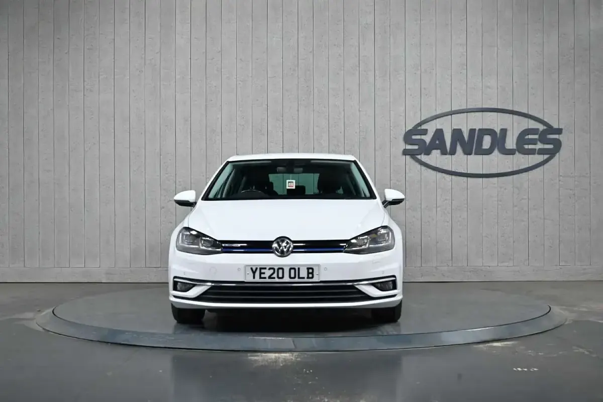 Used VW Golf VII Edition 130 HP (95 kW) 2020 White Hatchback