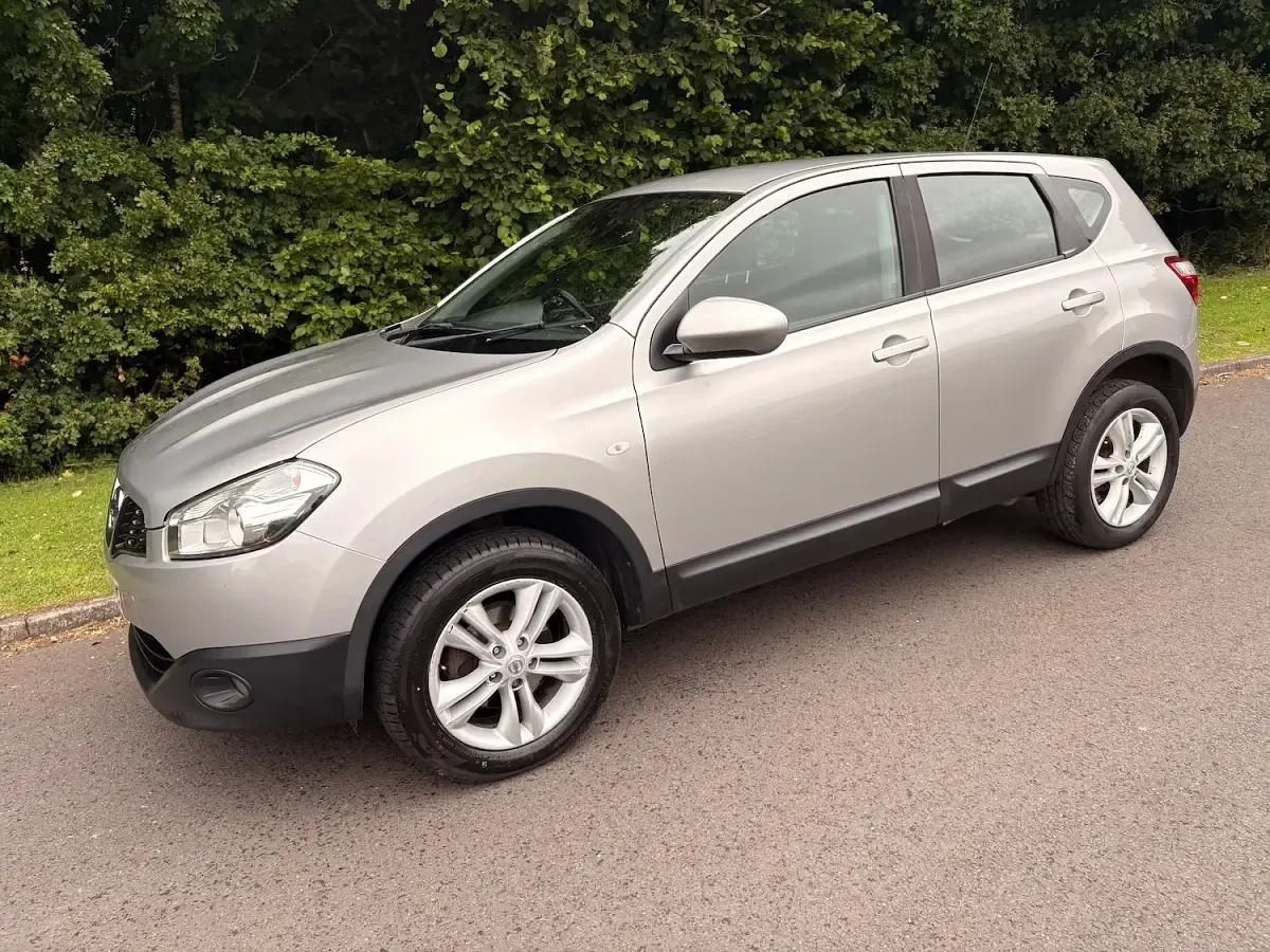 Used Nissan Qashqai Acenta 110 HP (80 kW) 2012 Silver SUV