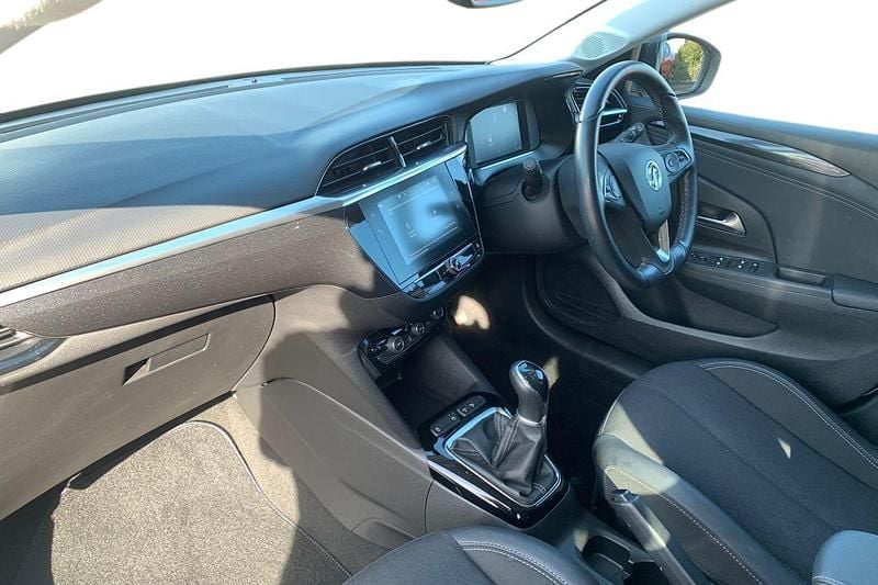 Used Vauxhall Corsa Edition 75 HP (55 kW) 2022 White Hatchback