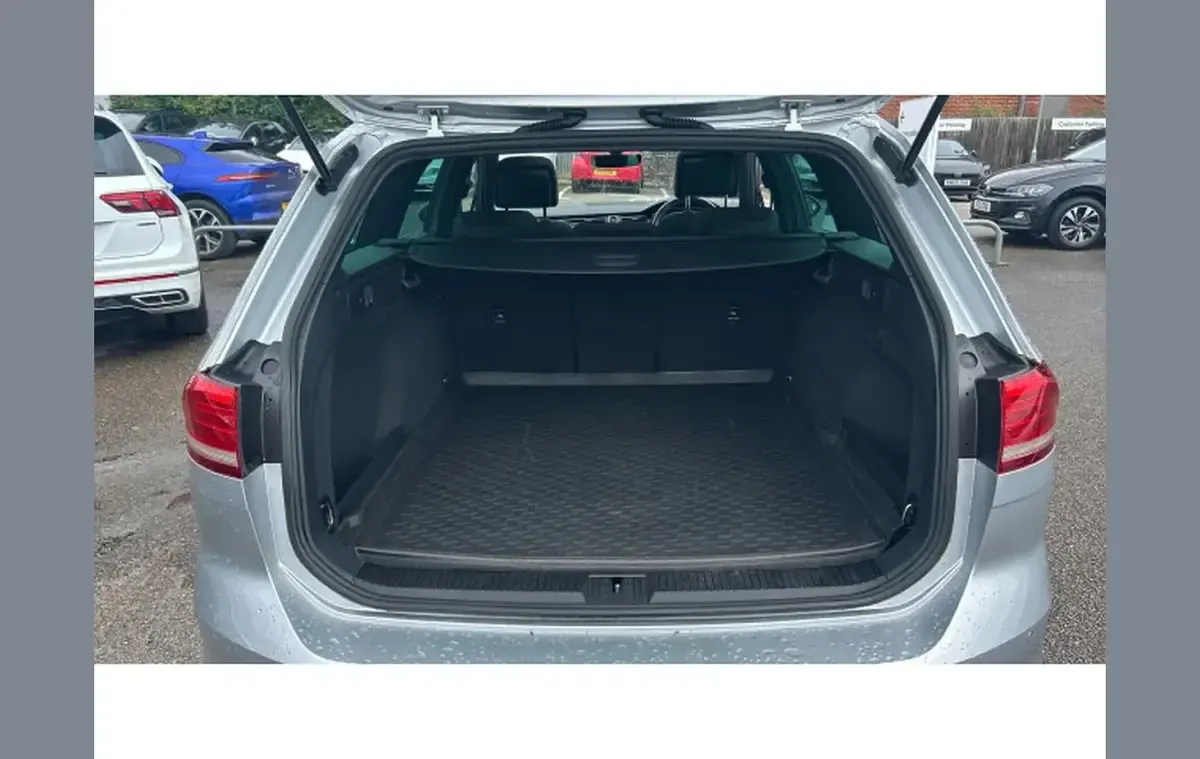 Used VW Passat R-line 147 HP (108 kW) 2017 Silver Estate