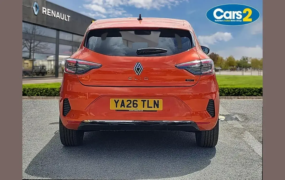New Renault Clio Techno 143 HP (105 kW) 2026 Valencia orange  Hatchback
