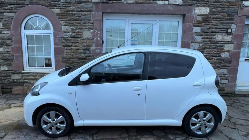 Used Toyota Aygo 2013 White Hatchback