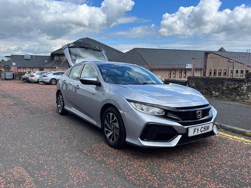 Used Honda Civic SE 120 HP (88 kW) 2018 Silver Hatchback
