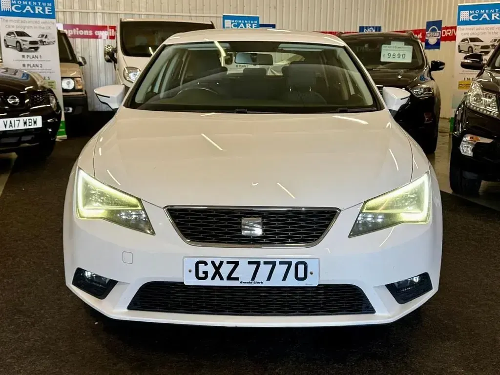 Used Seat Leon SE 105 HP (77 kW) 2014 White Hatchback
