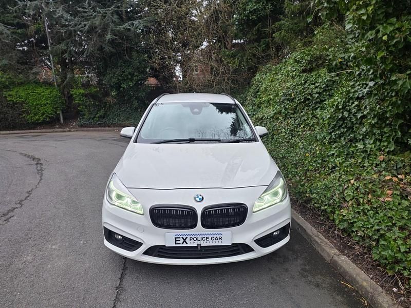 Begagnad BMW 218 2018 Vit Kombi