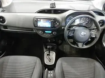 Used Toyota Yaris 100 HP (73 kW) 2020 Red Hatchback