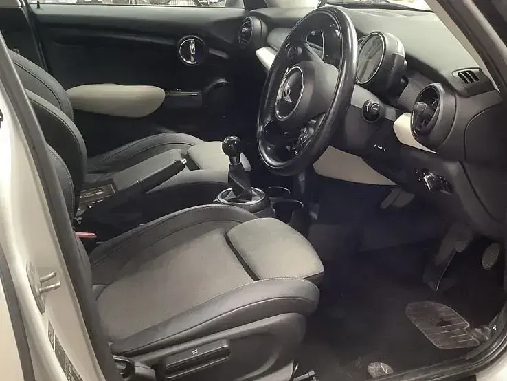 Used Mini Cooper Hatch 136 HP (100 kW) 2014 Silver Hatchback