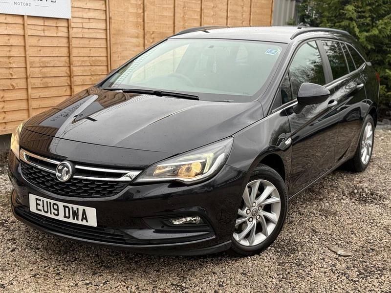 Second-hand Vauxhall Astra Design Edition 2019 Albastru Break