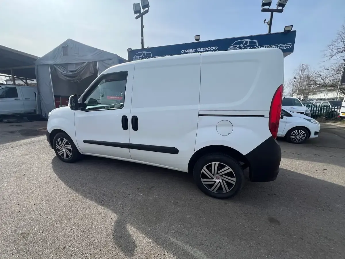 Used Fiat Doblò 90 HP (66 kW) 2016 White MPV