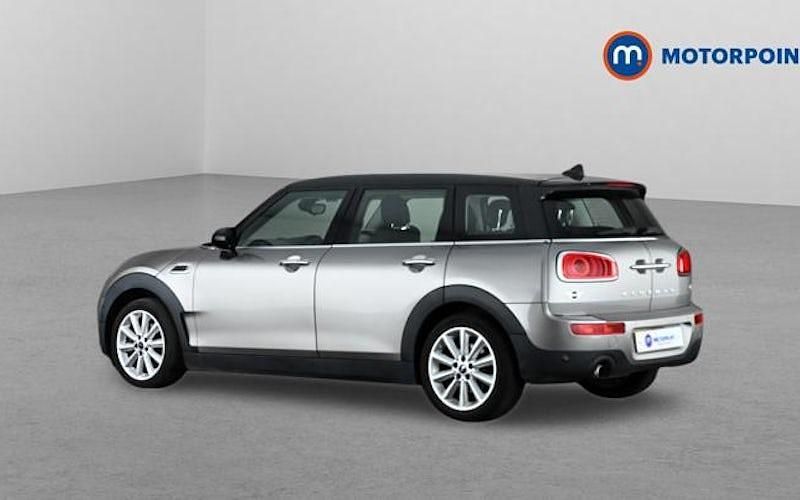 Usado Mini Cooper Clubman 136 CV (100 kW) 2018 Plateado Familiar