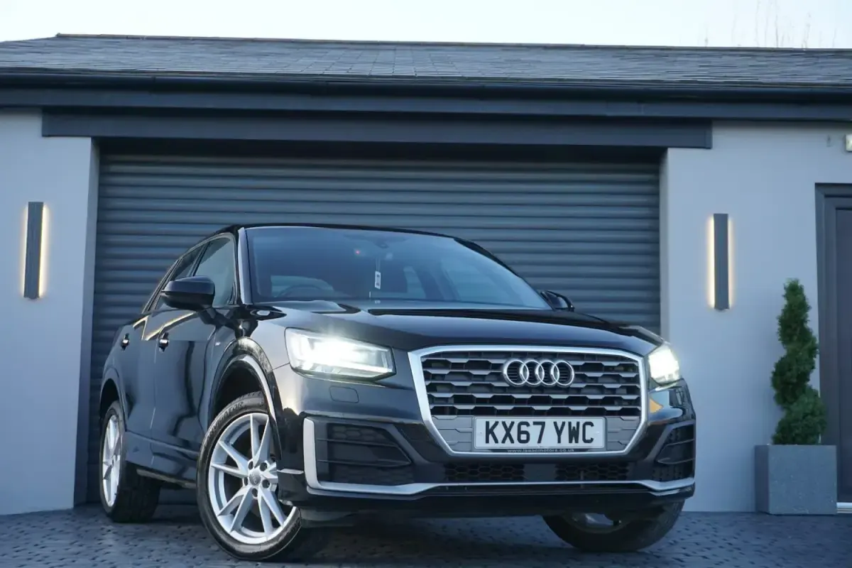 Begagnad Audi Q2 S-Line 116 HK (85 kW) 2017 Svart SUV