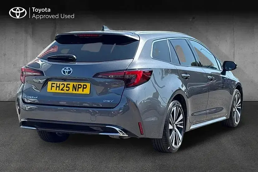Used Toyota Corolla Design 140 HP (102 kW) 2025 Decuma grey Estate