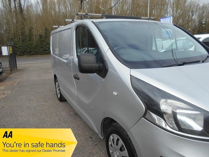 Used Vauxhall Vivaro Sportive 120 HP (88 kW) 2016 Silver MPV