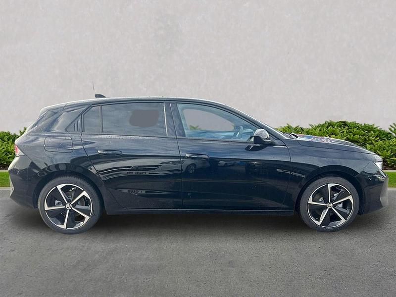 New Vauxhall Astra 130 HP (95 kW) 2025 Black Hatchback
