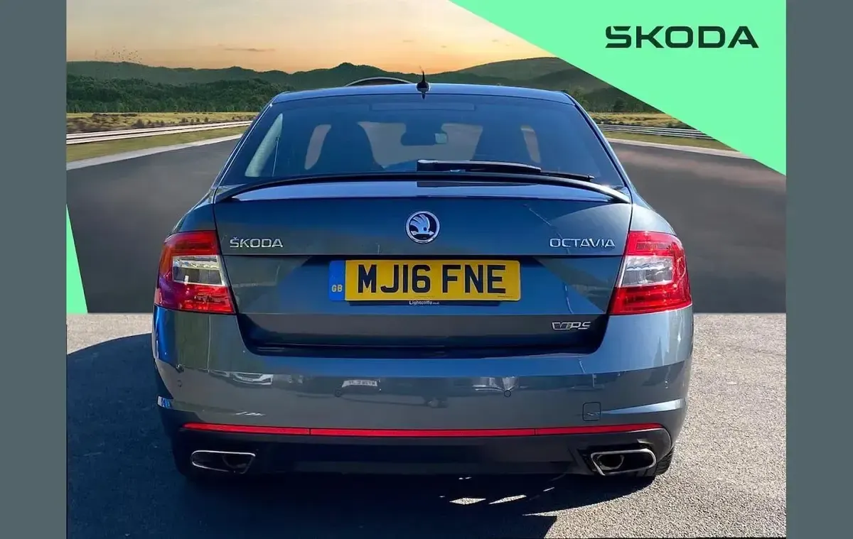 Usado Skoda Octavia vRS 220 HP (161 kW) 2016 Cinzento Carrinha