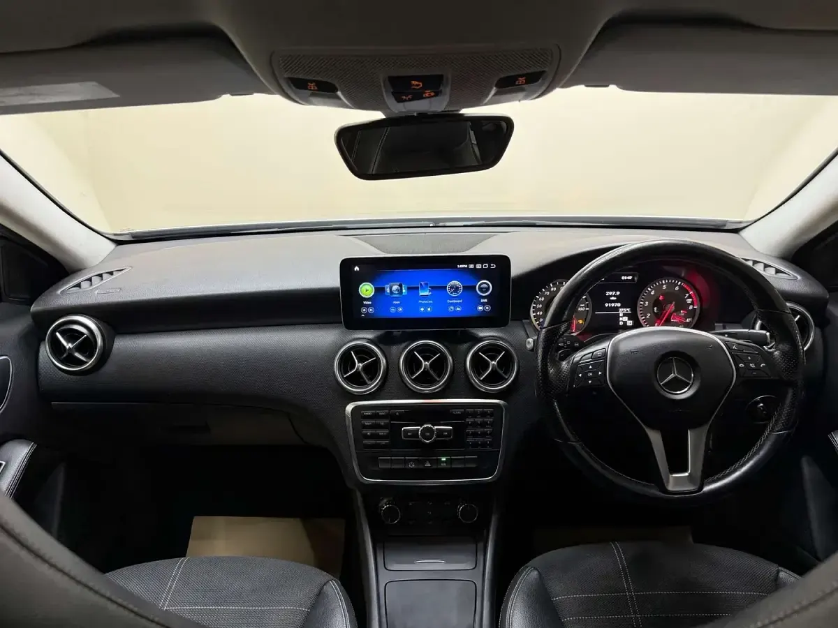Used Mercedes A180 122 HP (89 kW) 2013 Silver Hatchback
