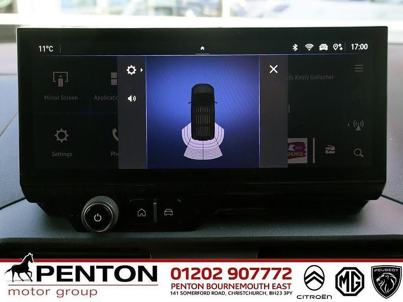 Used Vauxhall Combo 100 HP (73 kW) 2024 White MPV