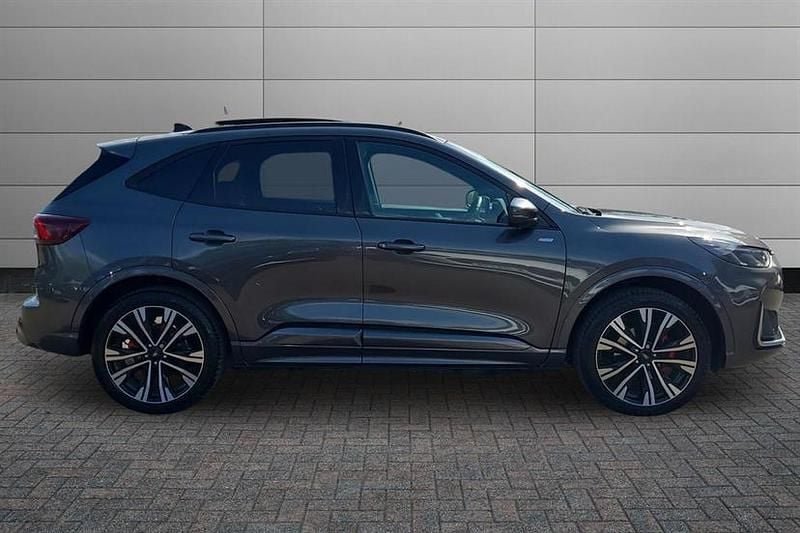 Second-hand Ford Kuga ST-Line X 243 CP (178 kW) 2025 Magnetic SUV