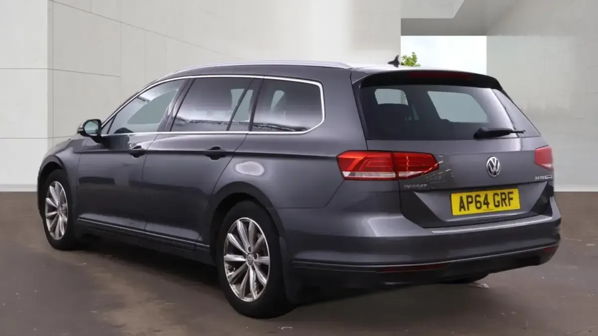 Usado VW Passat Business 150 HP (110 kW) 2015 Cinzento Carrinha