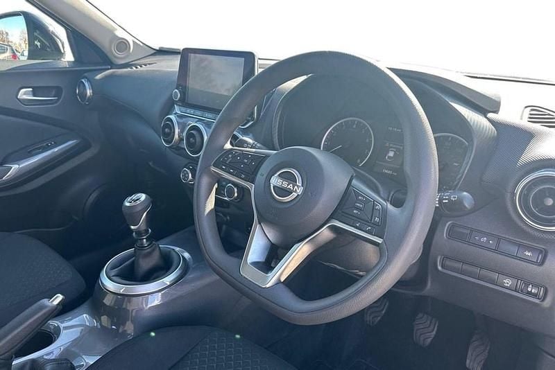 Used Nissan Juke Acenta 117 HP (86 kW) 2023 White SUV