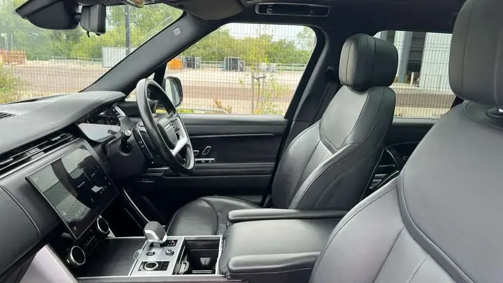 Used Land Rover Range Rover HSE 440 HP (323 kW) 2022 Metallic  eiger grey  SUV
